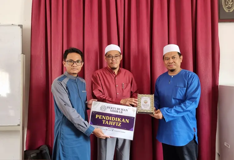 Program pendidikan bersama komuniti