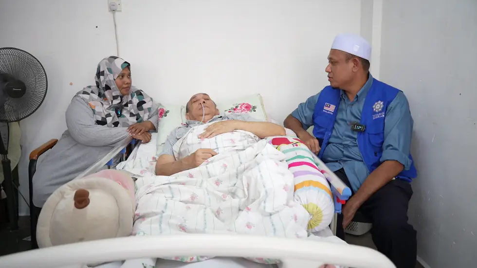 Ziarah dan sokongan kepada pesakit yang memerlukan bantuan